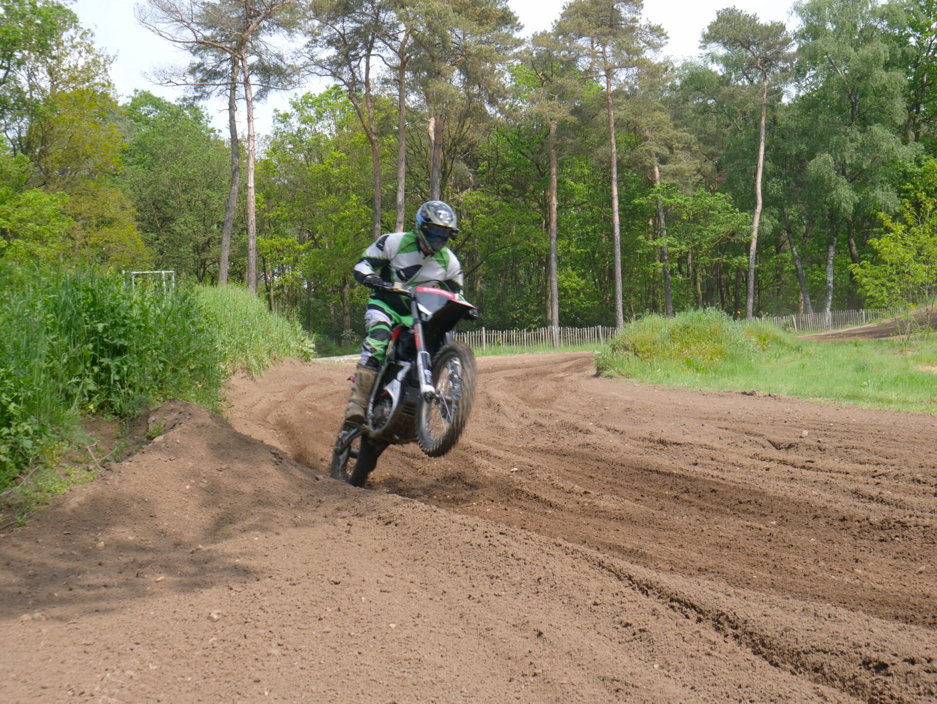 SUR-RON STORM BEE 2025 - Afbeelding 14